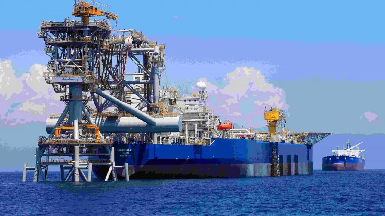 Harga Minyak Menembus US$100, Pemerintah Diminta Kunci Strategi Jaga APBN Harga Minyak Menembus US$100, Pemerintah Diminta Kunci Strategi Jaga APBN Ekonomi