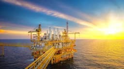 Harga Minyak Dunia Bergejolak Usai Serangan Kapal Tanker di Selat Hormuz dan Laut Merah