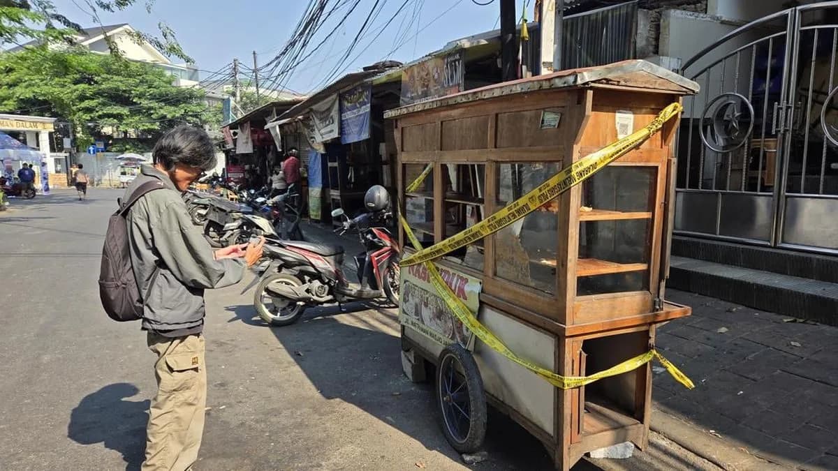 Bentrokan di Menteng Tinggalkan Puing dan Motor Terbakar, Polisi Telusuri Pemicu Kerusuhan Bentrokan di Menteng Tinggalkan Puing dan Motor Terbakar, Polisi Telusuri Pemicu Kerusuhan Hukum