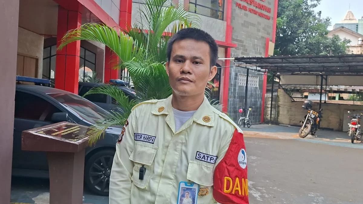 Paksa Sujud Satpam yang Menegur Alphard Penerobos Lampu Merah, Oknum Polisi Ditilang Satpam Tegur Alphard Terobos Lampu Merah di Bundaran HI, Siapa yang Harus Bertanggung Jawab? Hukum