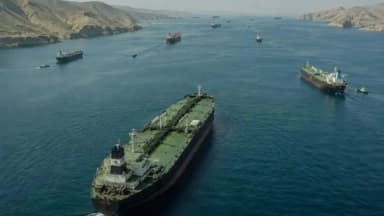 Tragedi Selat Hormuz: Apa Arti Ledakan Tanker bagi Harga Minyak dan Ekonomi Global?