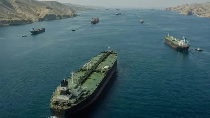 Tragedi Selat Hormuz: Apa Arti Ledakan Tanker bagi Harga Minyak dan Ekonomi Global? Tragedi Selat Hormuz: Apa Arti Ledakan Tanker bagi Harga Minyak dan Ekonomi Global? Ekonomi