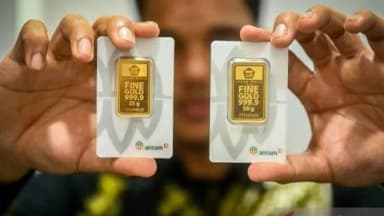 Emas Antam Turun Lagi: Saat Tepat Beli atau Justru Tunggu? Ini Faktor yang Perlu Dicermati