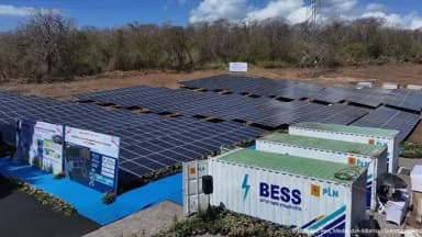 Pemerintah Mulai Bangun PLTS 100 GWp: Ambisi Besar Transisi Energi yang Perlu Dipantau