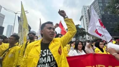 Rombongan BEM UI dan Front Mahasiswa Nasional Masih Diadang Aparat, Aksi di Sekitar Bundaran HI Belum Tembus