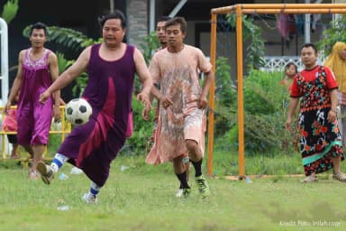 Pria Pakai Daster Saat Acara 17 Agustus-an, Fatwa MUI: Haram!