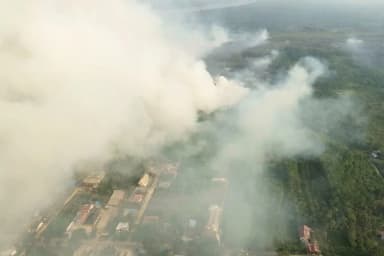 Kabut Asap dari RI Bikin Singapura Pangkas Salat Jumat, Dampak Regional Karhutla Kian Nyata