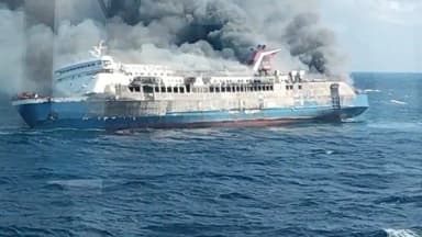 KM Mutiara Sentosa 2 Terbakar, Basarnas Kejar Jejak 41 Penumpang yang Masih Hilang